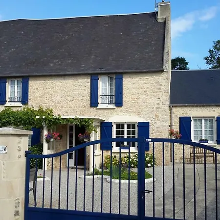Chambres D'hotes Les Hirondelles Bleues 3*